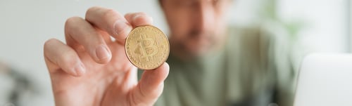 Preview: Telecommuter trading with bitcoin cryptocurrency from home office