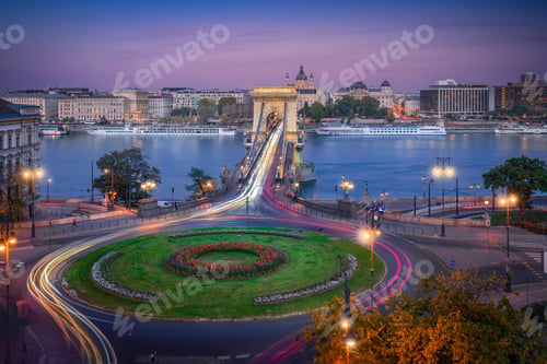 Preview: Aerial view of Clark Adam Square roundabout with Szechenyi Chain Bridge - Budapest, Hungary
