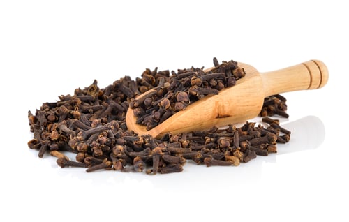 Preview: Spice cloves on white background