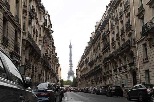 Preview: View of Eiffel Tower from Paris city street