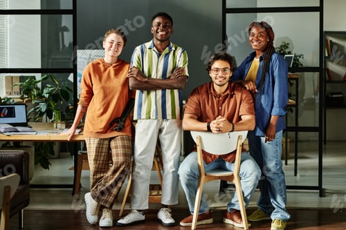 Preview: Group of young multicultural colleagues in casualwear
