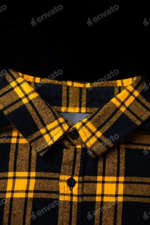 Preview: Close Up of a Plaid Patterned Shirt