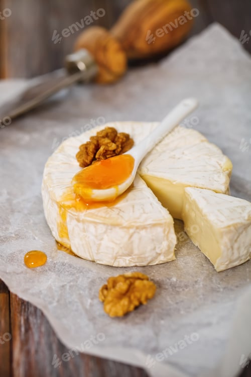 Preview: Cheese with nuts and jam
