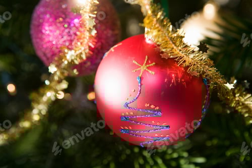 Preview: Christmas decorations on tree