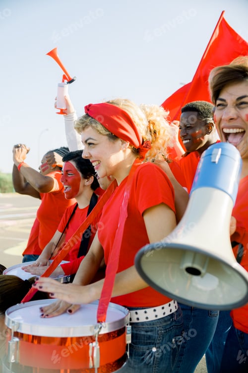 Preview: Group of friends playing drums