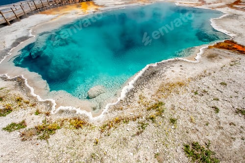 Preview: Hot thermal spring in Yellowstone