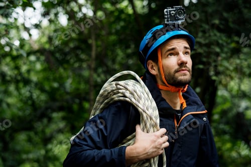Preview: Man with climbing rope