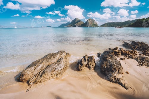Preview: Sandy Beach with rocks and mountains in Background, El Nido, Palawan, Philippines