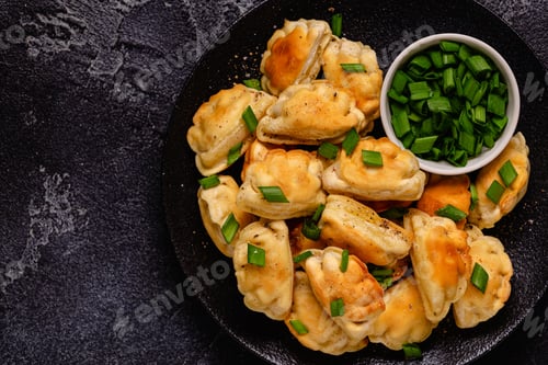 Preview: Dumplings, filled with mashed potatoes.