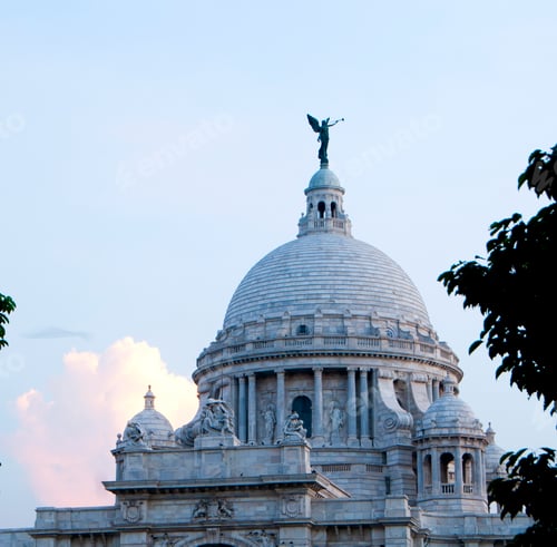 Preview: Historic Victoria Memorial architectural monument and museum at sunset. Kolkata, India.