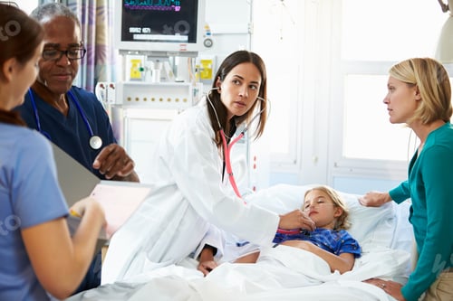 Preview: Mother And Daughter With Staff In Intensive Care Unit