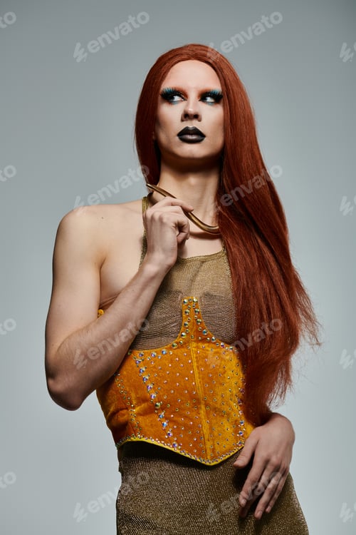 Preview: A Golden Hour Look: Drag Divas Captivating Pose