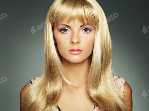 Preview: Photo of beautiful woman with magnificent hair