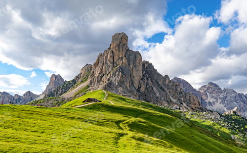 Preview: Mesmerizing shot of the Giau Pass in Italy