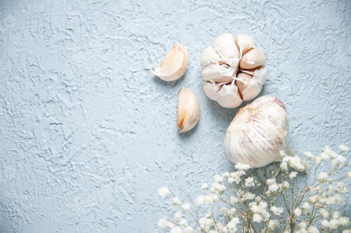 Preview: top view fresh garlics on white background food plant pepper sour seasoning vegetable