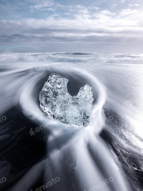 Preview: block of ice in diamond beach Iceland