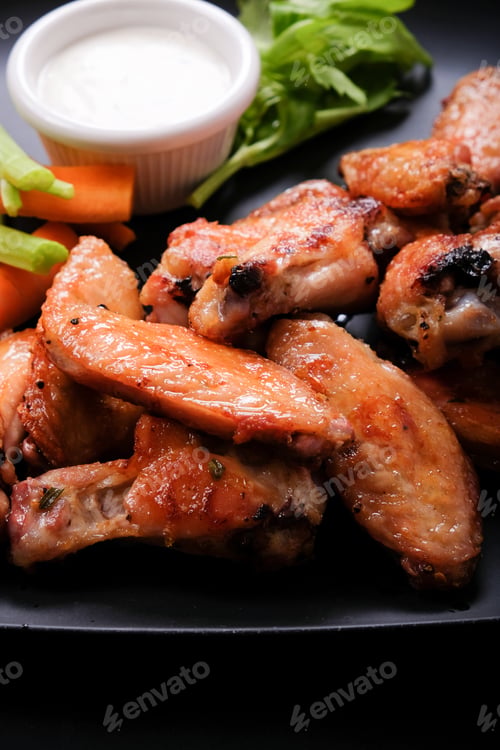 Preview: baked chicken wings with vegetable sticks