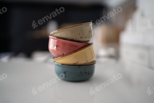 Preview: Bowls of different colors