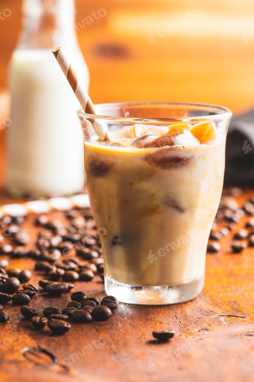 Preview: Iced coffee with coffee ice cubes.