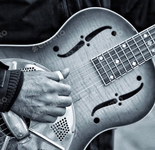 Preview: Black and white guitarist