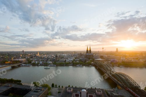 Preview: Germany, Cologne, Hohenzollern bridge and Cologne Cathedral, City view