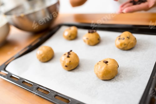 Preview: Putting cookies before oven