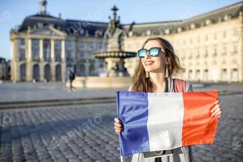 Preview: Woman traveling in Bordeaux city