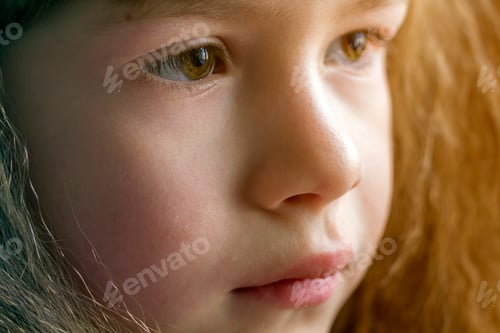 Preview: Close up portrait of happy smiling little girl with beautiful thick hair
