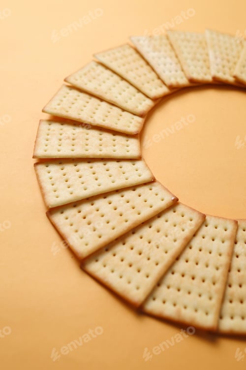 Preview: Crackers Forming Curve Shape