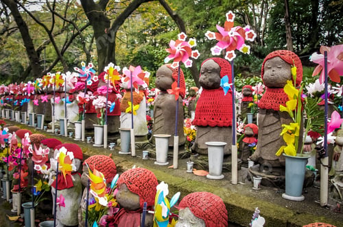 Preview: Jizo statues at the cemetery of Zojo-ji temple, Tokyo, Japan