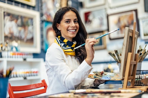 Preview: Adult woman, posing for the photo.