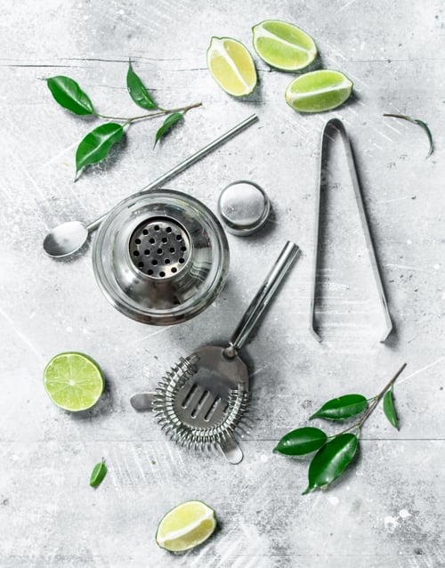 Preview: Shaker and fresh juicy lime.