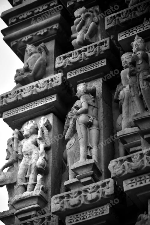 Preview: Sculpture of erotic woman on Khajuraho Temple.