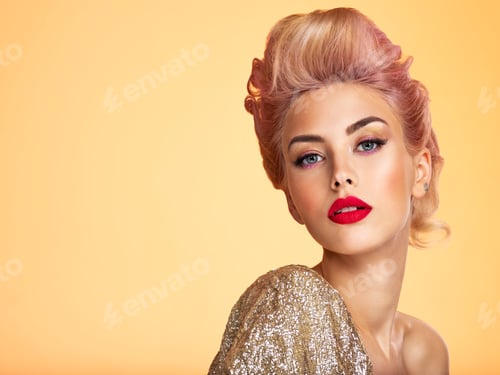 Preview: Beautiful blond woman with style hairstyle