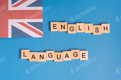 Preview: English language lined with letters next to the British flag on blue background