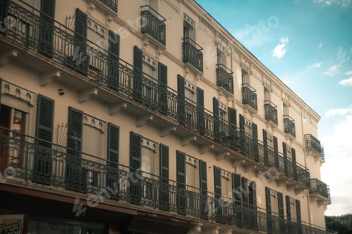 Preview: European Apartment Building
