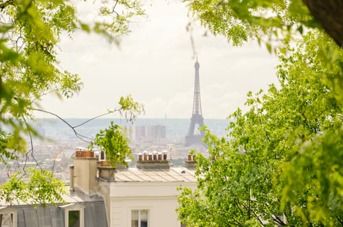 Preview: View from Montmartre to the Eiffel Tower in spring