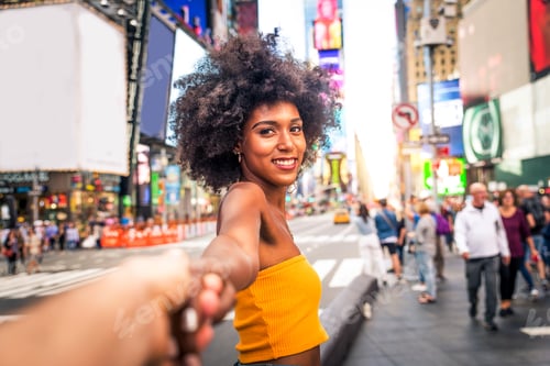 Preview: Beautiful woman in New York