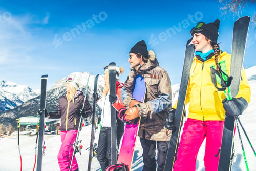 Preview: Friends on winter holidays