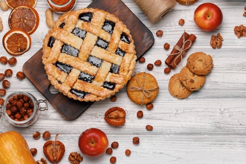 Preview: Berry tart pie on white wooden table