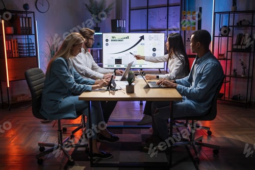 Preview: Diverse financiers analysing worldwide business concept