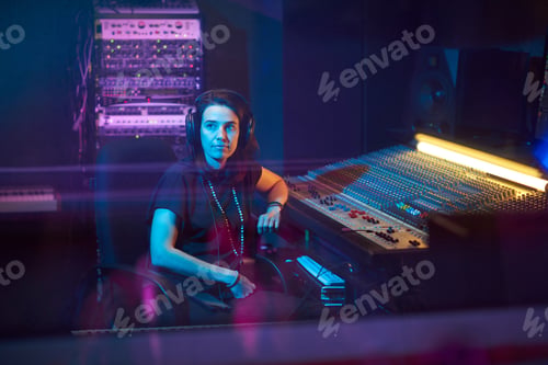 Preview: Music engineer working in the studio