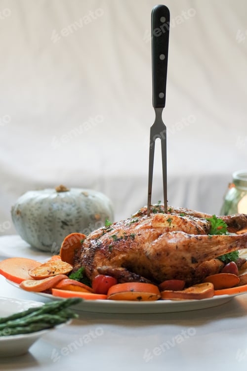 Preview: Thanksgiving dinner table