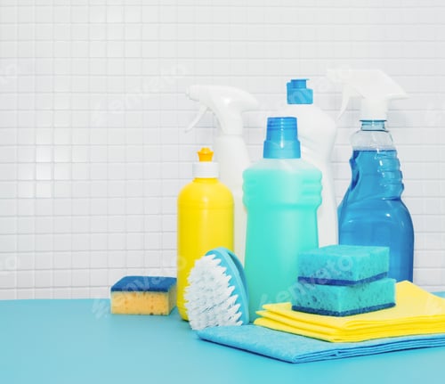 Visualização: Set of cleaners detergents cleaning accessories with tiles, spring regular cleaning