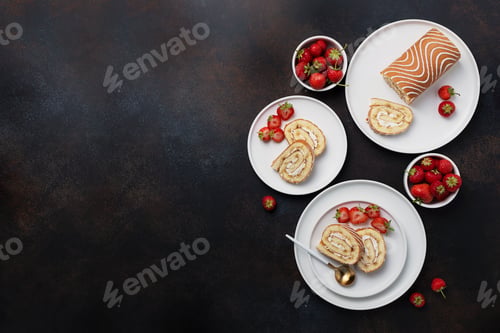 Preview: Sweet roll cake with white biscuit