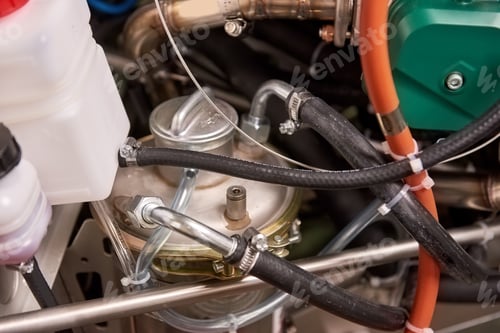 Preview: Engine close up, oil reservoir.