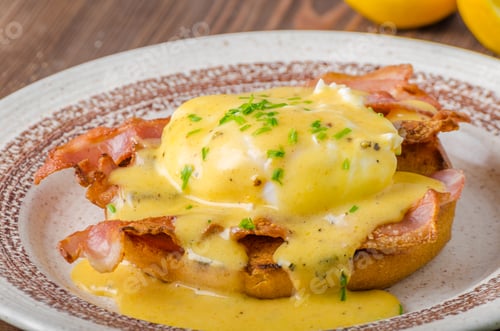 Preview: Eggs benedict with bacon