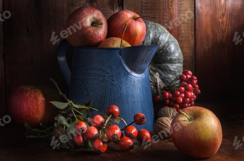 Preview: apples in a garden jug