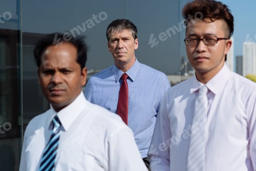 Preview: Mature leader