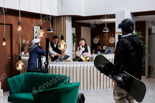 Preview: Receptionist provide service to customer